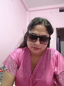 Snapshot of Aanushaka chatting on May 21, 2026, 1:18 pm Aanushaka online show from May 21, 2026, 1:18 pm