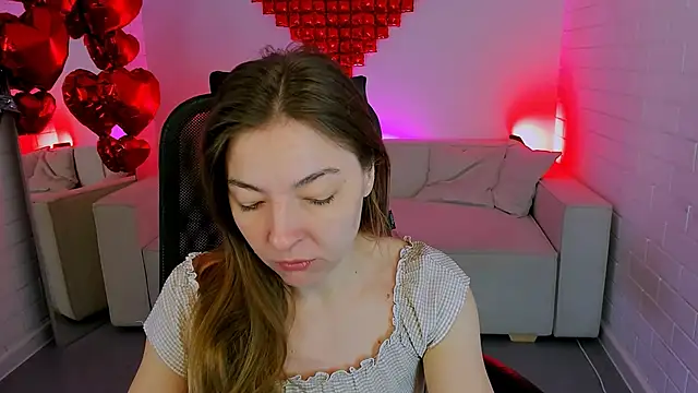 Snapshot of DianaAvis chatting on February 22, 2026, 5:51 am DianaAvis online show from February 22, 2026, 5:51 am