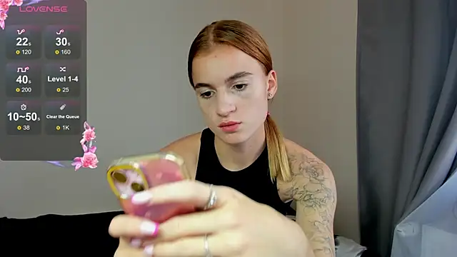 Snapshot of Stacey_Brow chatting on July 9, 2026, 5:22 am Stacey Brow online show from July 9, 2026, 5:22 am