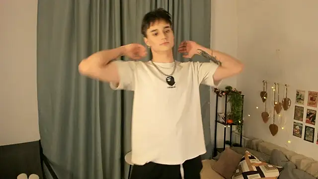 Snapshot of CipherMoth chatting on March 1, 2026, 9:17 pm CipherMoth online show from March 1, 2026, 9:17 pm