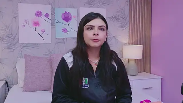 Snapshot of EmmaLeens chatting on April 2, 2026, 11:30 am EmmaLeens online show from April 2, 2026, 11:30 am