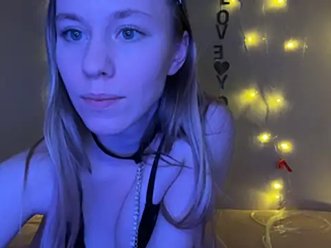 Snapshot of Vikkie_seXyGiiiirl_XoXo chatting on February 25, 2026, 4:05 pm Vikkie seXyGiiiirl XoXo online show from February 25, 2026, 4:05 pm