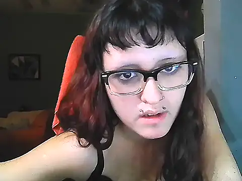 Snapshot of Kikimilkyy chatting on April 21, 2026, 4:30 am Kikimilkyy online show from April 21, 2026, 4:30 am