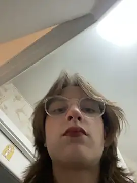 bezvanili online show from February 27, 2026, 9:15 pm