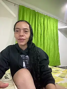 Snapshot of Maluxx333 chatting on February 25, 2026, 4:11 am Maluxx333 online show from February 25, 2026, 4:11 am