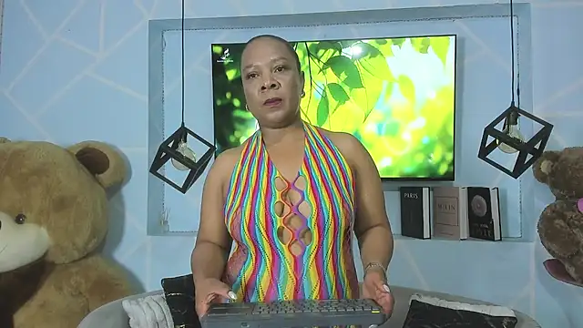 Snapshot of sharon_noa chatting on April 15, 2026, 2:02 pm sharon noa online show from April 15, 2026, 2:02 pm