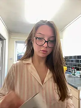 Snapshot of Bellesweett chatting on April 8, 2026, 5:02 pm Bellesweett online show from April 8, 2026, 5:02 pm