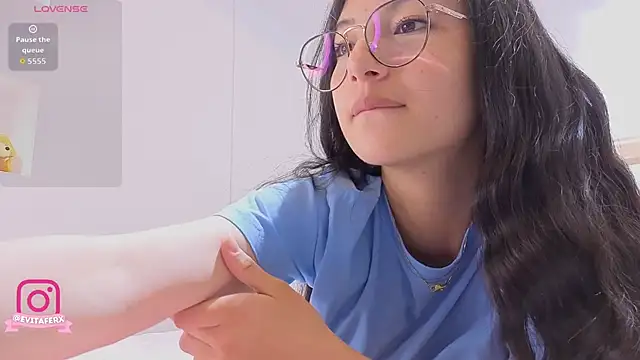 eva depp  online show from March 13, 2026, 10:11 am