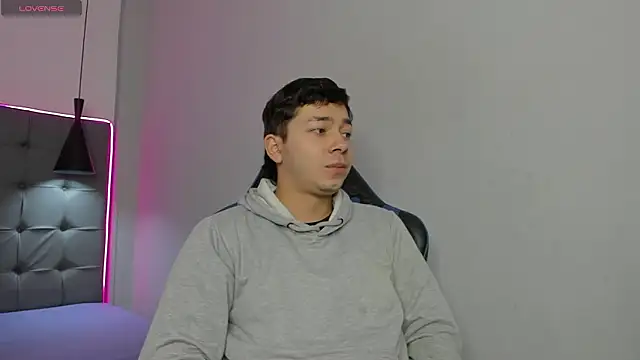 Julian Smith21 online show from March 3, 2026, 12:33 pm