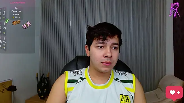 Snapshot of Julian_Smith21 chatting on May 7, 2026, 4:07 am Julian Smith21 online show from May 7, 2026, 4:07 am