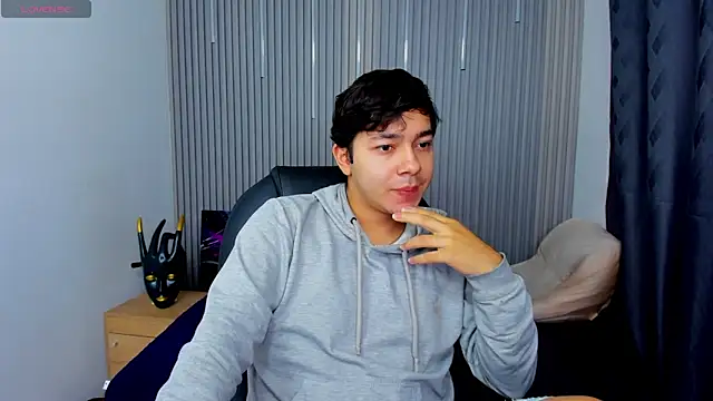 Snapshot of Julian_Smith21 chatting on May 27, 2026, 3:58 am Julian Smith21 online show from May 27, 2026, 3:58 am