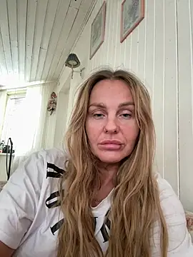 Snapshot of MatureQueen41 chatting on February 25, 2026, 11:20 am MatureQueen41 online show from February 25, 2026, 11:20 am