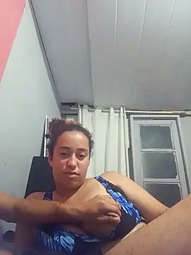 Snapshot of Ellem_05 chatting on March 2, 2026, 5:08 am Ellem 05 online show from March 2, 2026, 5:08 am