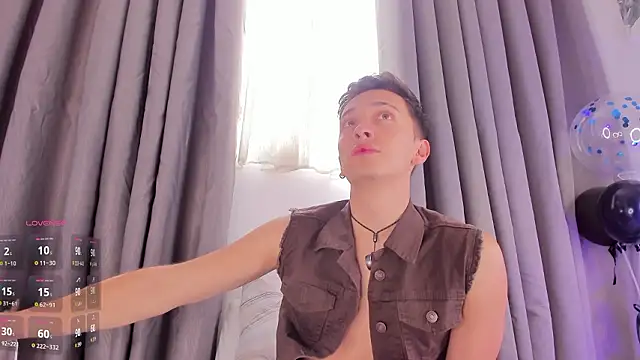 Snapshot of Thiago_Jones1 chatting on March 2, 2026, 2:35 pm Thiago Jones1 online show from March 2, 2026, 2:35 pm