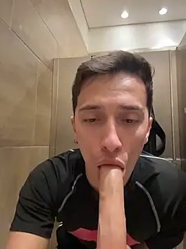 Snapshot of Thiago_Jones1 chatting on April 16, 2026, 9:39 pm Thiago Jones1 online show from April 16, 2026, 9:39 pm