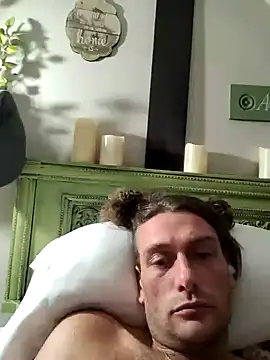 Snapshot of pleasser1985 chatting on March 4, 2026, 10:21 am pleasser1985 online show from March 4, 2026, 10:21 am