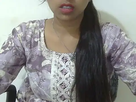 cute momo love online show from June 29, 2026, 6:19 am