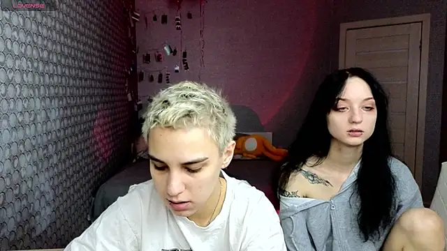 LuxuryLoverss online show from March 6, 2026, 11:06 am