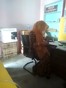 Snapshot of kavitarahul chatting on February 25, 2026, 4:33 am kavitarahul online show from February 25, 2026, 4:33 am