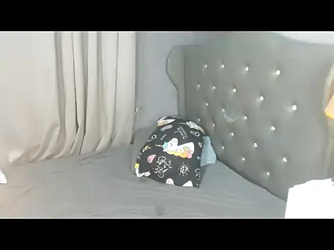 Ela Rossie online show from April 5, 2026, 2:03 pm