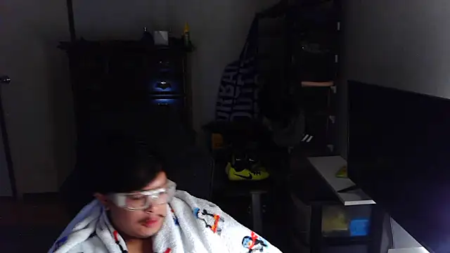 Snapshot of longlongsong chatting on February 23, 2026, 8:44 am longlongsong online show from February 23, 2026, 8:44 am