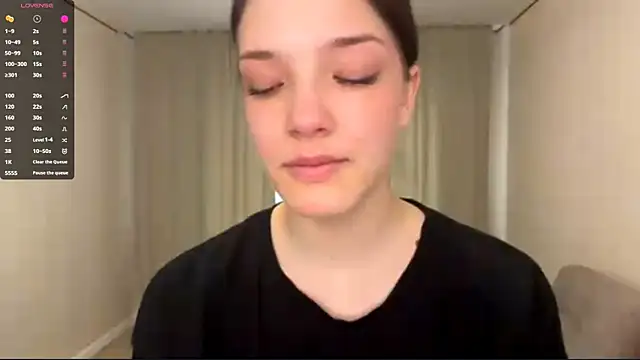 Snapshot of Carolini_i chatting on March 27, 2026, 10:59 am Carolini i online show from March 27, 2026, 10:59 am