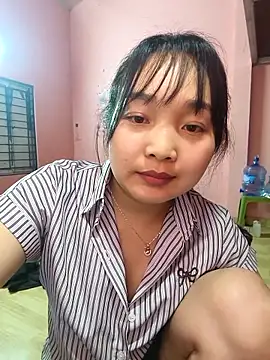 Snapshot of Myna5790 chatting on March 28, 2026, 11:32 am Myna5790 online show from March 28, 2026, 11:32 am