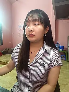 Snapshot of Myna5790 chatting on April 5, 2026, 1:25 am Myna5790 online show from April 5, 2026, 1:25 am