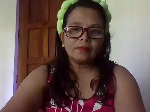 Snapshot of Flowerblossom123 chatting on May 4, 2026, 7:15 am Flowerblossom123 online show from May 4, 2026, 7:15 am