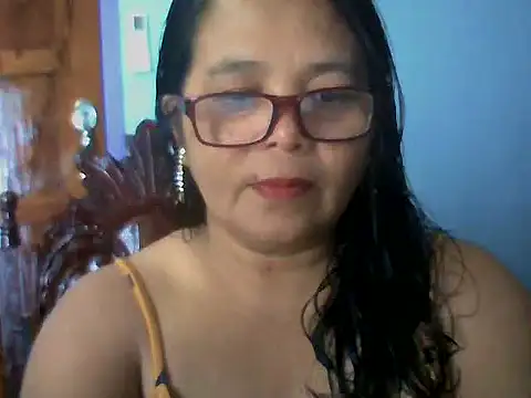 Snapshot of Flowerblossom123 chatting on May 5, 2026, 4:42 am Flowerblossom123 online show from May 5, 2026, 4:42 am
