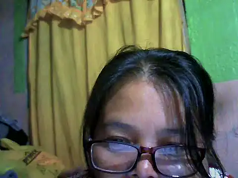Snapshot of Flowerblossom123 chatting on May 5, 2026, 7:11 pm Flowerblossom123 online show from May 5, 2026, 7:11 pm