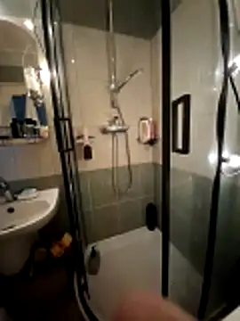 milffa online show from April 29, 2026, 7:42 pm