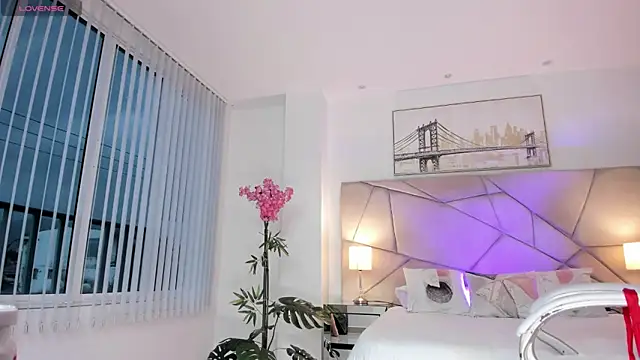 michelle Delacour online show from March 2, 2026, 9:43 pm