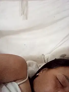 heesuu11 online show from April 7, 2026, 6:19 pm