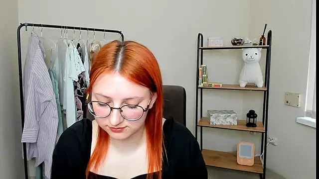 LauraaYoung online show from February 26, 2026, 10:36 am