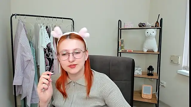 LauraaYoung online show from February 27, 2026, 12:27 pm