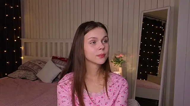 EarthaLevra online show from April 4, 2026, 6:16 pm