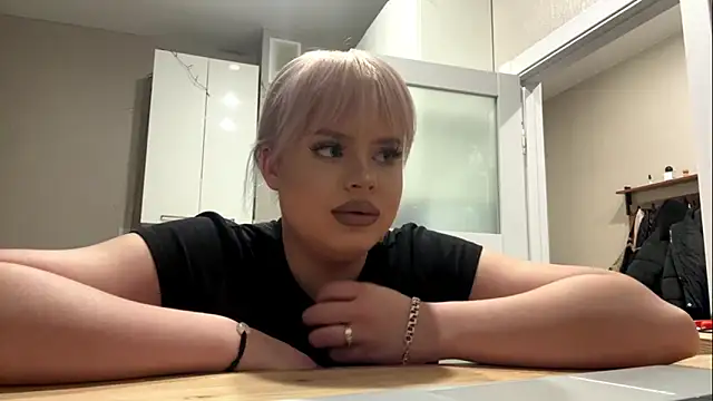 Lollyjollm online show from February 24, 2026, 3:54 pm