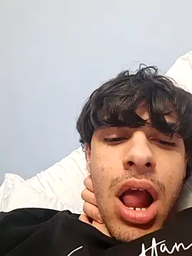 Snapshot of ilcazzone32 chatting on March 5, 2026, 9:33 pm ilcazzone32 online show from March 5, 2026, 9:33 pm