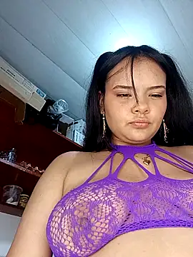 Snapshot of Emily_Rouse23 chatting on April 22, 2026, 2:25 am Emily Rouse23 online show from April 22, 2026, 2:25 am