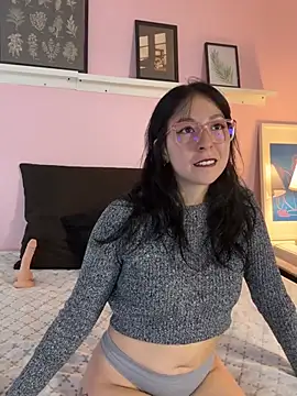 Snapshot of Abigailladyy chatting on April 10, 2026, 11:37 am Abigailladyy online show from April 10, 2026, 11:37 am