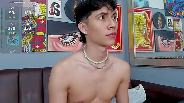 AronTawers online show from April 4, 2026, 7:22 pm