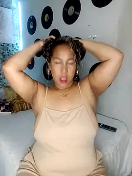 medusafox  online show from April 7, 2026, 8:20 pm