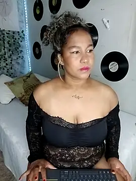 medusafox  online show from April 11, 2026, 4:50 am