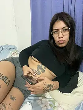 Snapshot of DimeAria chatting on May 15, 2026, 5:03 am DimeAria online show from May 15, 2026, 5:03 am