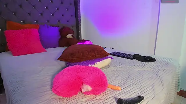 Tifanny 055 online show from April 20, 2026, 7:04 pm