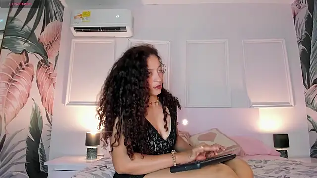 Snapshot of JeiLovee chatting on April 10, 2026, 11:26 am JeiLovee online show from April 10, 2026, 11:26 am