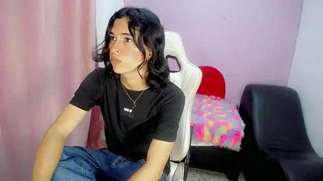 Snapshot of Larry_craft chatting on February 25, 2026, 8:18 pm Larry craft online show from February 25, 2026, 8:18 pm