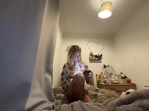 Snapshot of maisco19 chatting on March 1, 2026, 10:45 pm maisco19 online show from March 1, 2026, 10:45 pm