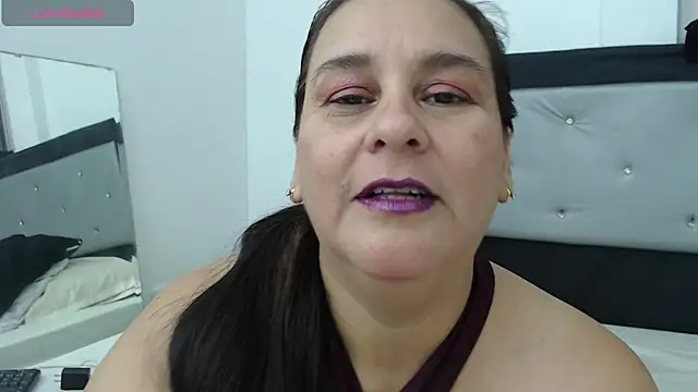 Snapshot of Sharlot_curvy chatting on May 8, 2026, 8:36 pm Sharlot curvy online show from May 8, 2026, 8:36 pm